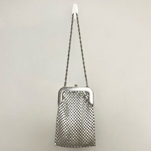 Whiting & Davis Co Vintage Glow Mesh Kiss Lock Purse